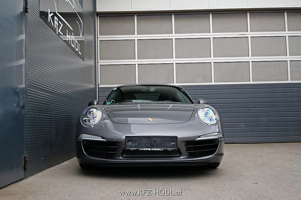 Porsche 911 Carrera S Coupé DSG Image 3